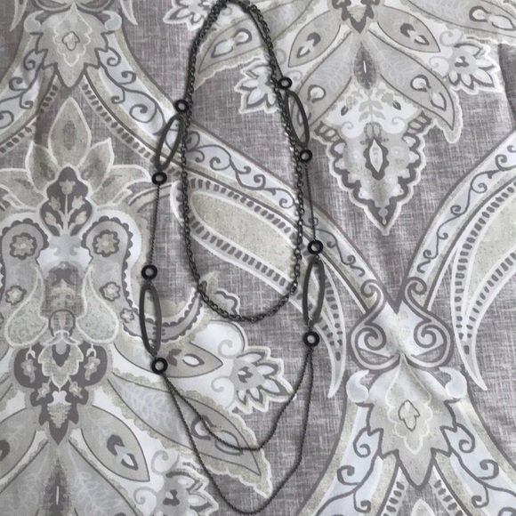 🌺 Bundle of necklace and two pair of earrings - Picture 2 of 11